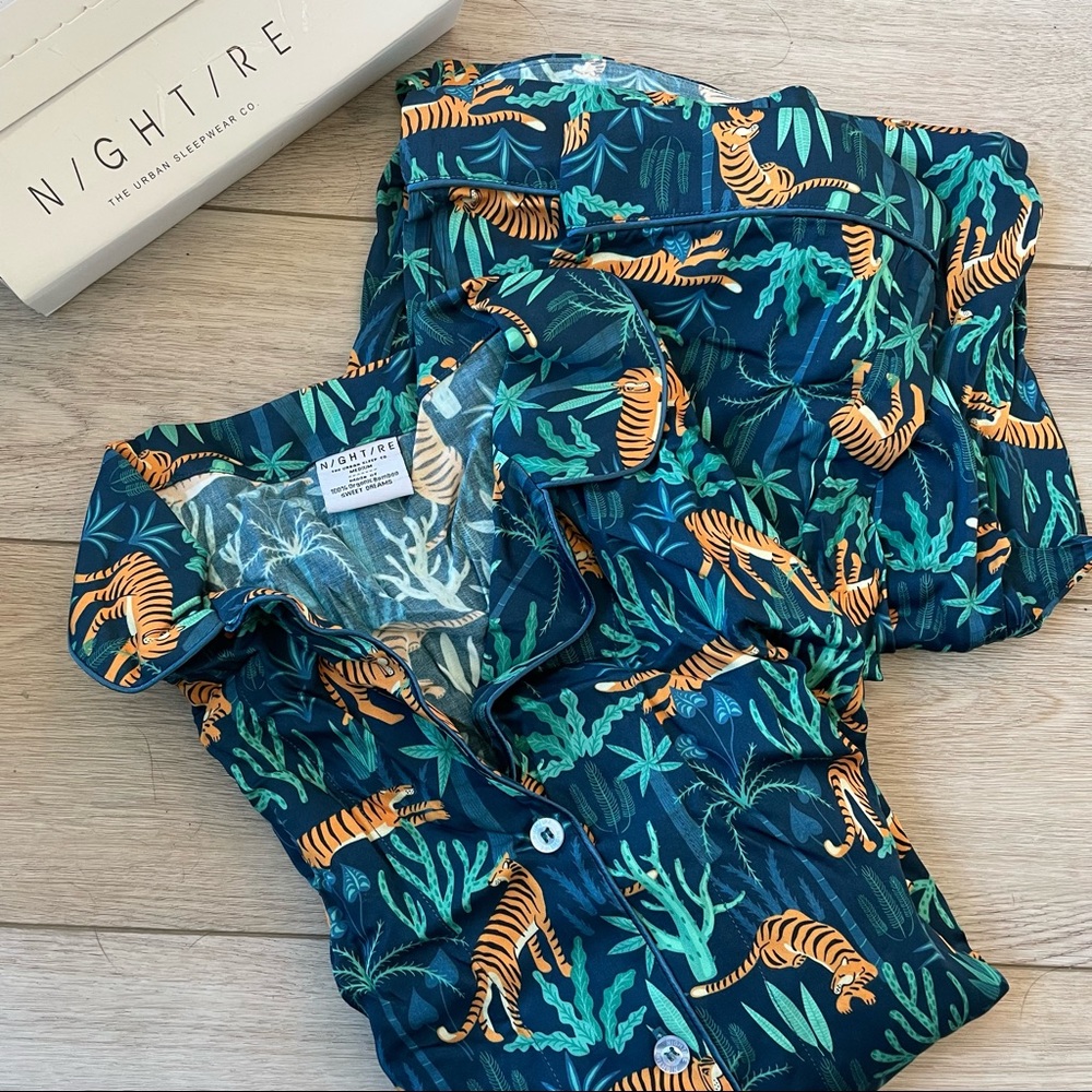Nightire Jungle Cat Pajamas / Sleepwear Set ✨ New ✨